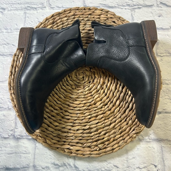 Franco Sarto Black Leather Ankle Boots. Womens Size 6. Cabincore. - Picture 5 of 10